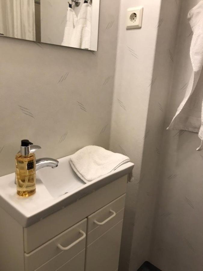 Hotell Kaprifol 亨尼博斯特兰德 外观 照片